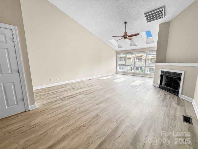 Property image 5 at 13933 Queens Harbor Road, Charlotte, NC 28278