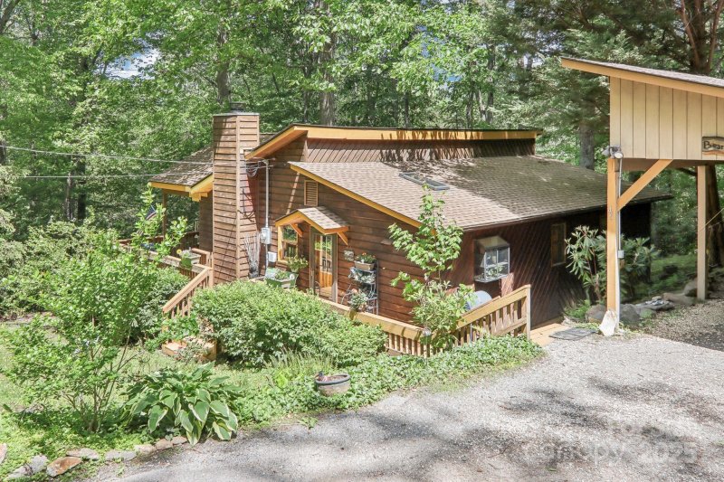 Property image 3 of 46 Thrush Drive in Mountain Top Development Inc, Maggie Valley, NC 28751