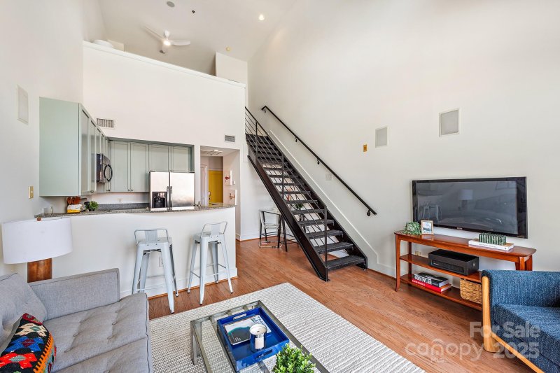 Property image 3 at 115 E Park Avenue, Charlotte, NC 28203