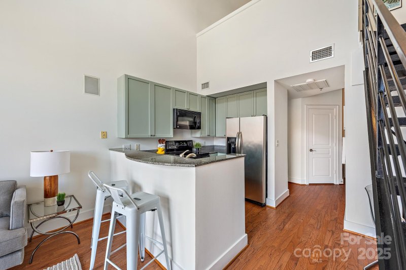 Property image 4 at 115 E Park Avenue, Charlotte, NC 28203