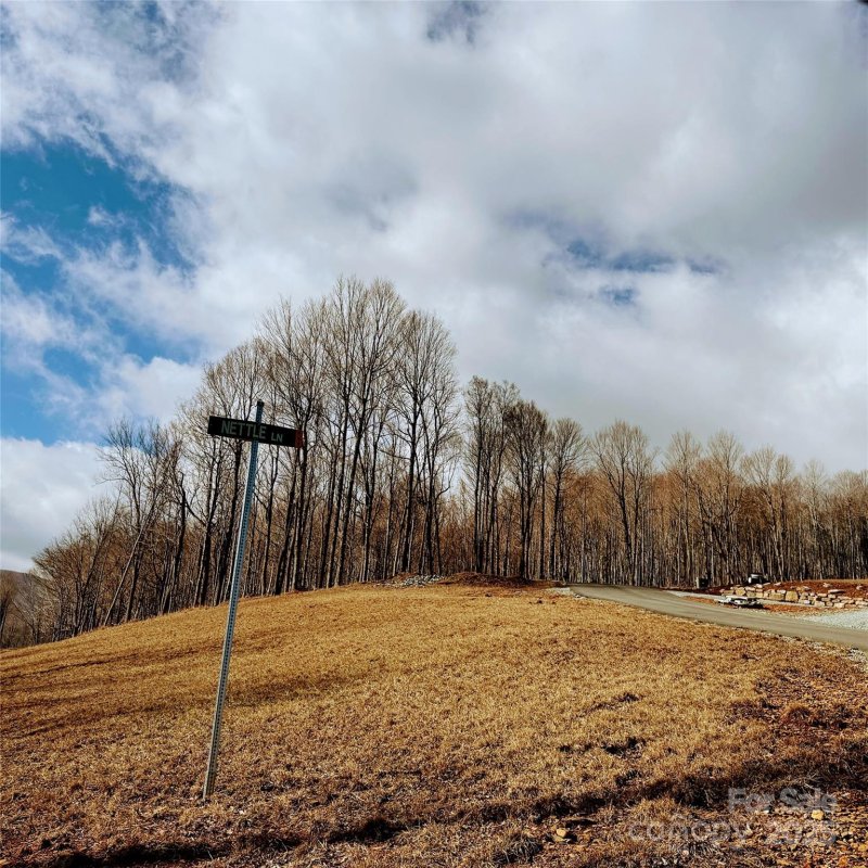 Property image 2 of 27 Poplar Forest Drive in Poplar Forest, Boone, NC 28607