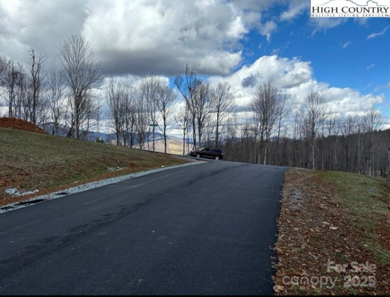 Property image 3 of 27 Poplar Forest Drive in Poplar Forest, Boone, NC 28607