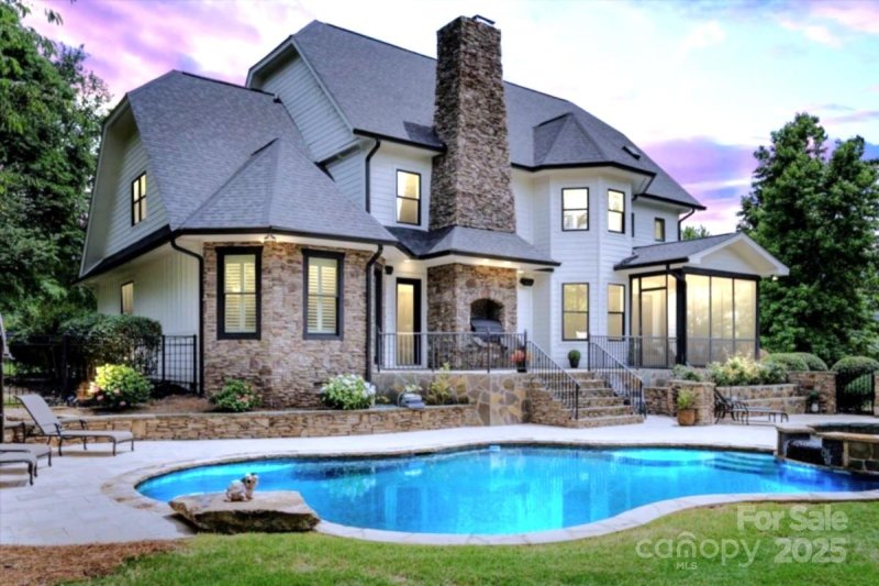 Property image 2 at 106 Kent Court, Mooresville, NC 28117