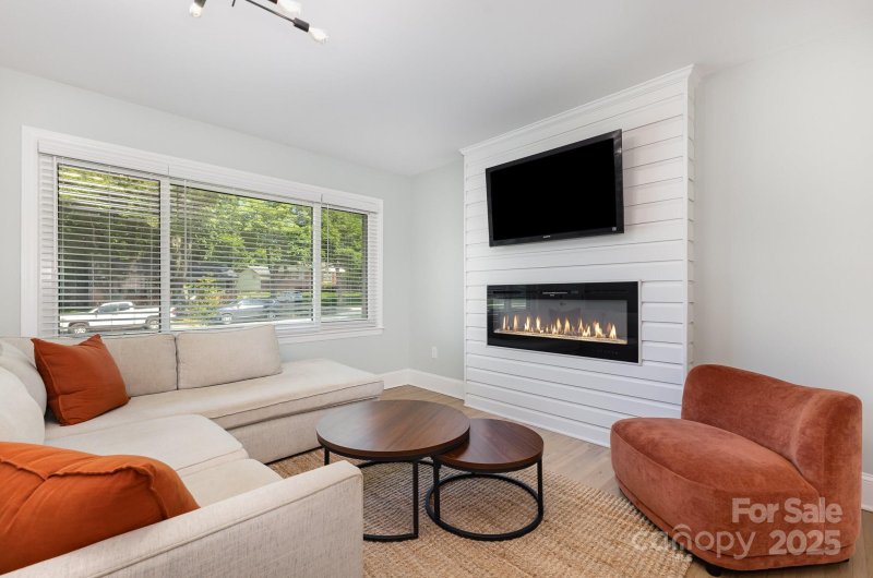 Property image 2 of 3615 Kempton Place in Westerly Hills, Charlotte, NC 28208