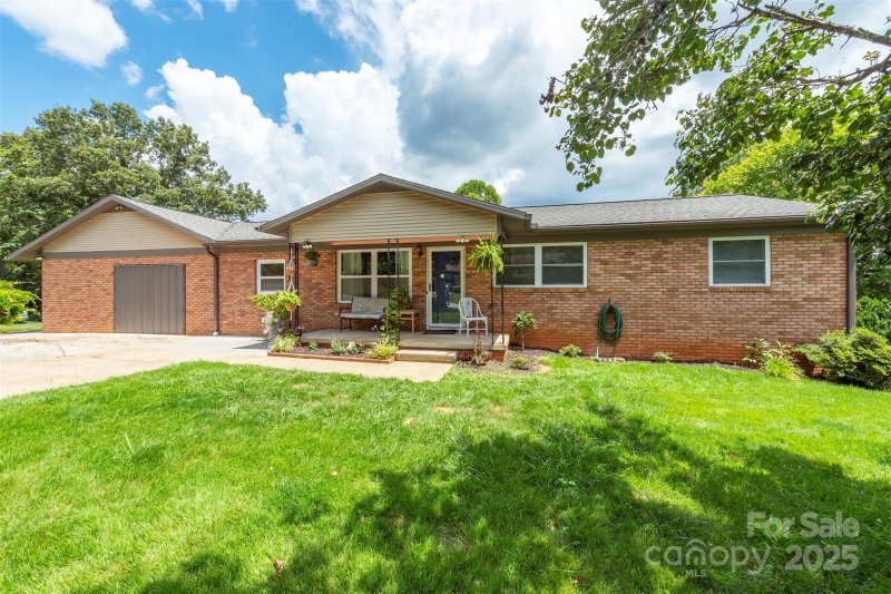 Property image 2 of 39 N Pershing Road in Haw Creek, Asheville, NC 28805