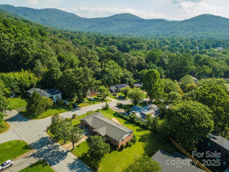 Property image 4 of 39 N Pershing Road in Haw Creek, Asheville, NC 28805