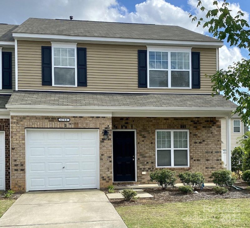 Property image 2 at 4704 Pepperstone Lane, Charlotte, NC 28269