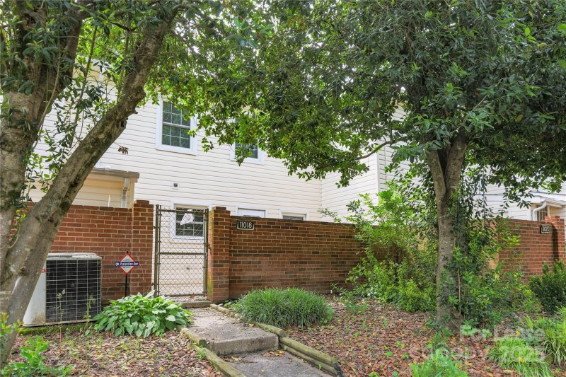 Property image 5 at 11018 Hunter Trail Lane, Charlotte, NC 28226