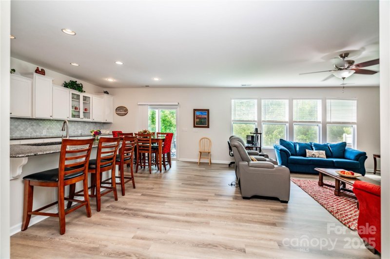 Property image 2 of 6038 Durango Way in Villages of Denver, Denver, NC 28037