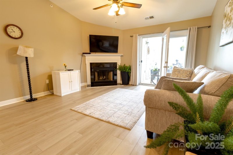 11867 Ridgeway Park Drive