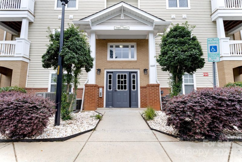 Property image 2 at 11867 Ridgeway Park Drive, Charlotte, NC 28277