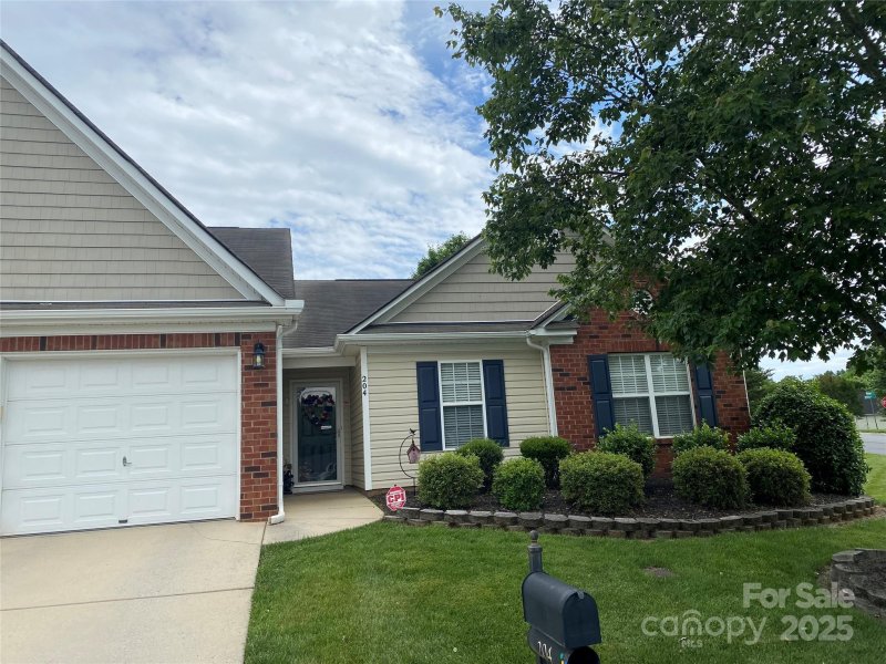 Property image 2 at 204 Woodbridge Circle, Mount Holly, NC 28120