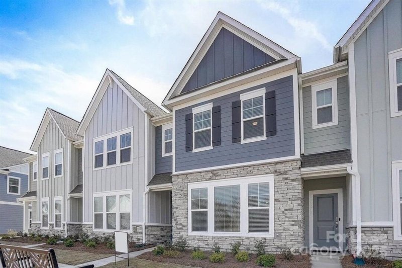 Property image 2 of 13126 Settlers Trail Court in Cedar Ridge, Charlotte, NC 28278