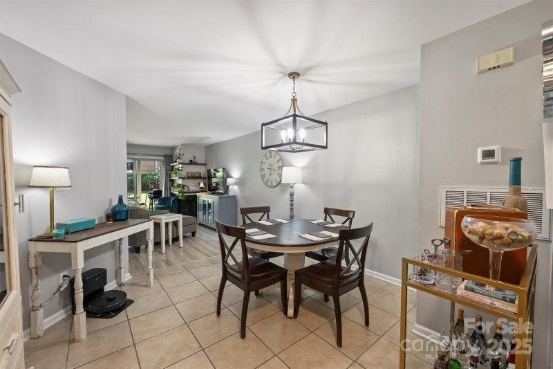 Property image 5 at 2533 Stockbridge Drive, Charlotte, NC 28210