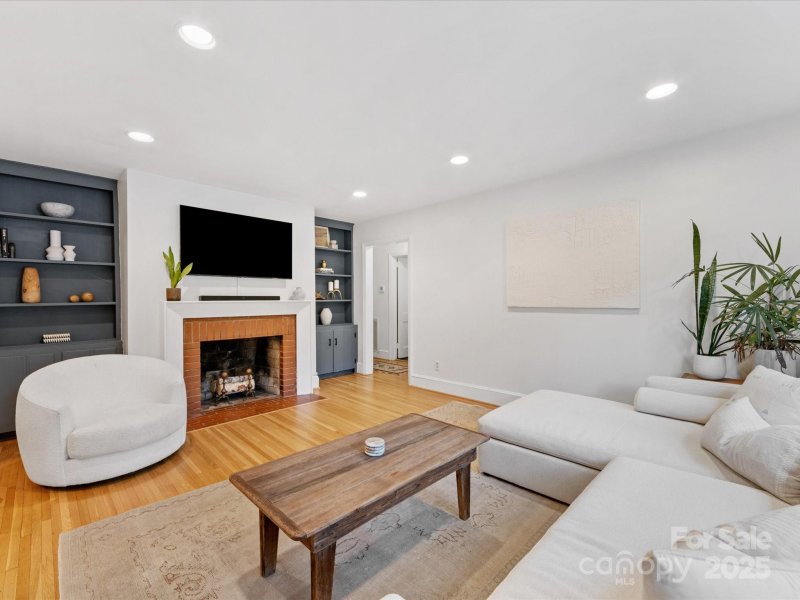 Property image 4 at 1723 Woodland Drive, Charlotte, NC 28205