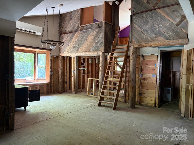 Property image 4 of 257 River Road in Linville Land Harbor, Newland, NC 28657