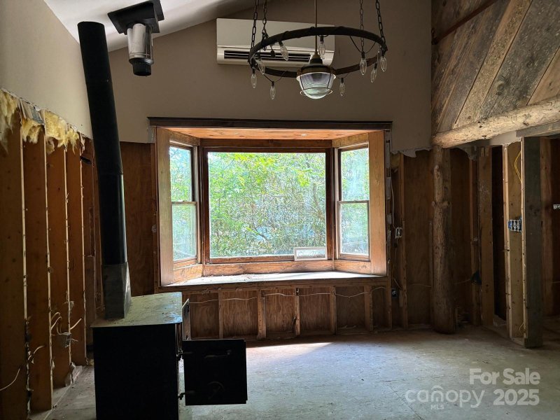 Property image 5 of 257 River Road in Linville Land Harbor, Newland, NC 28657