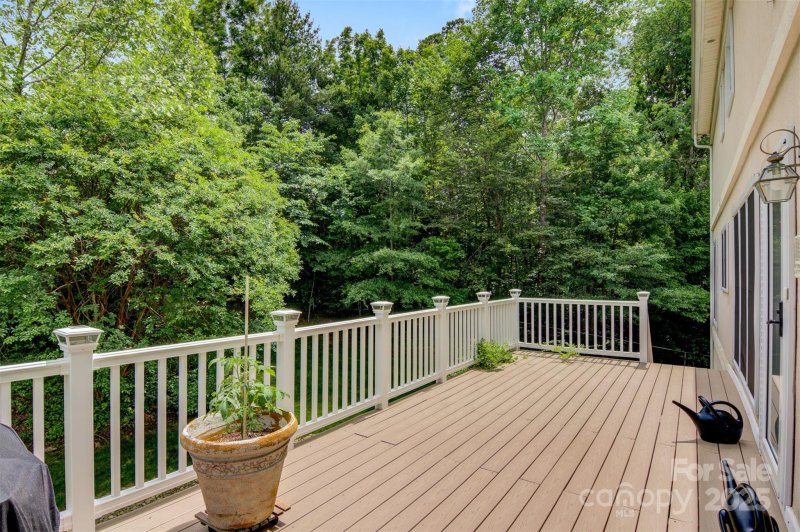 Property image 2 of 133 37th Avenue Place in Woodmere, Hickory, NC 28601