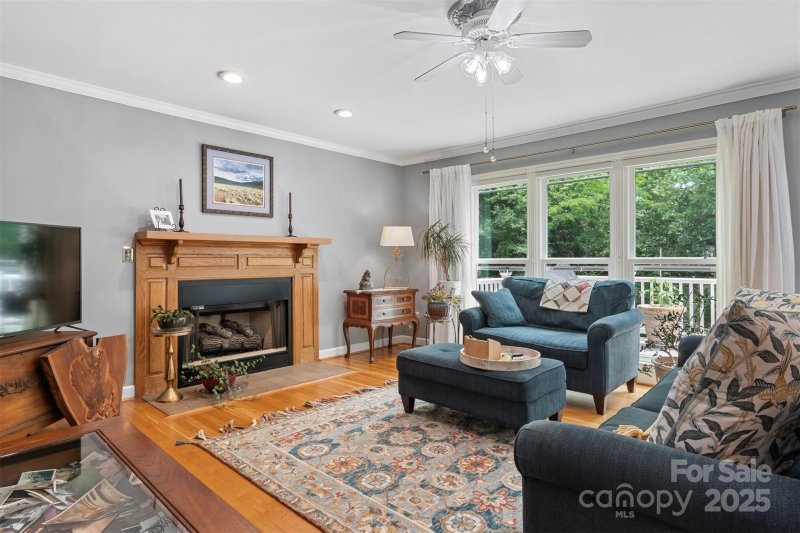 Property image 5 of 133 37th Avenue Place in Woodmere, Hickory, NC 28601