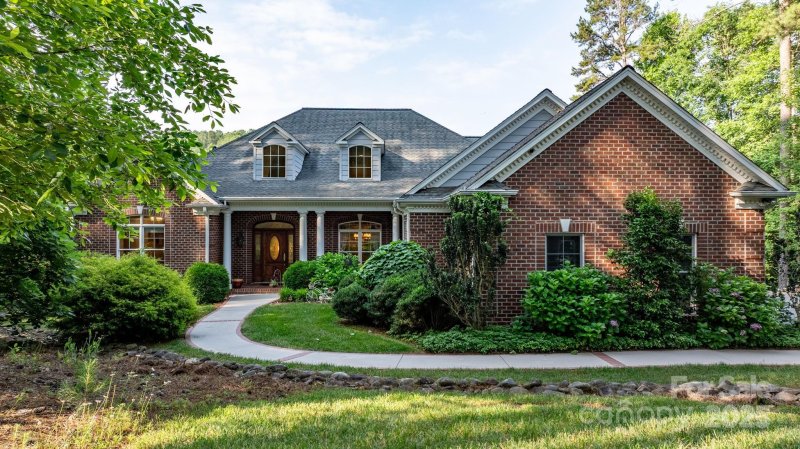 5487 Back Shore Drive