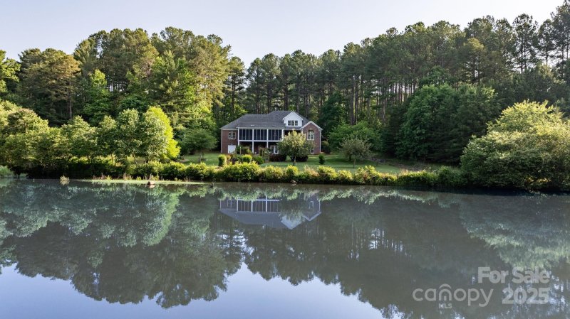 Property image 5 of 5487 Back Shore Drive in Anchors Landing, Granite Falls, NC 28630
