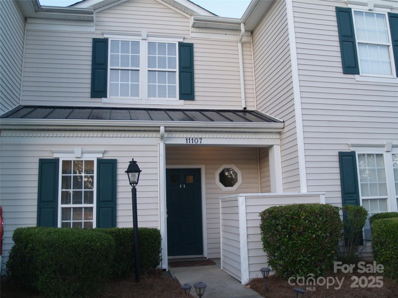 11107 Lions Mane Street