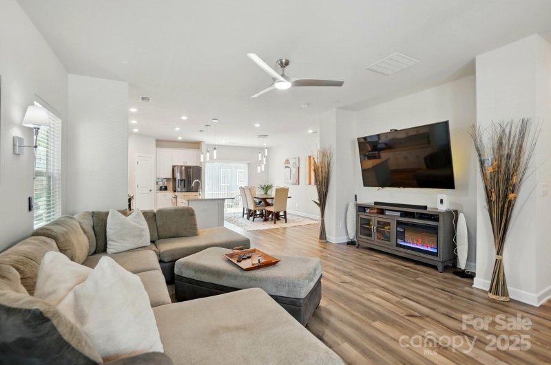 Property image 5 of 1015 Maltby Street in Enclave at City Park, Charlotte, NC 28217