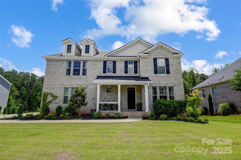 Property image 3 of 319 S San Agustin Drive in Bells Crossing, Mooresville, NC 28117