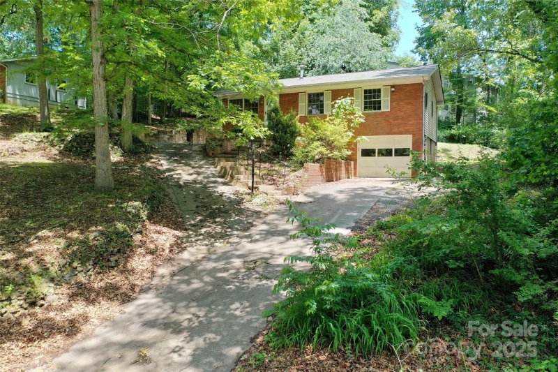 Property image 2 at 25 Evelake Drive, Asheville, NC 28806