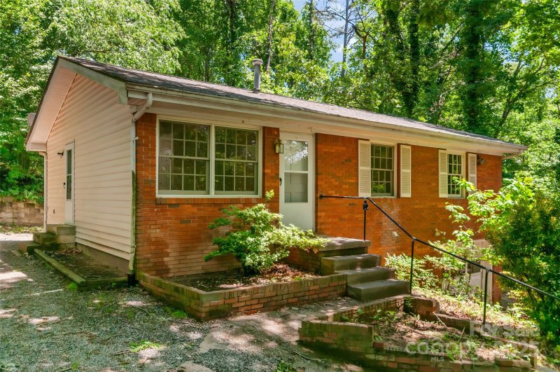 Property image 3 at 25 Evelake Drive, Asheville, NC 28806