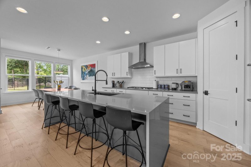 Property image 3 of 6032 Corbin Woods Court in Emery, Charlotte, NC 28226