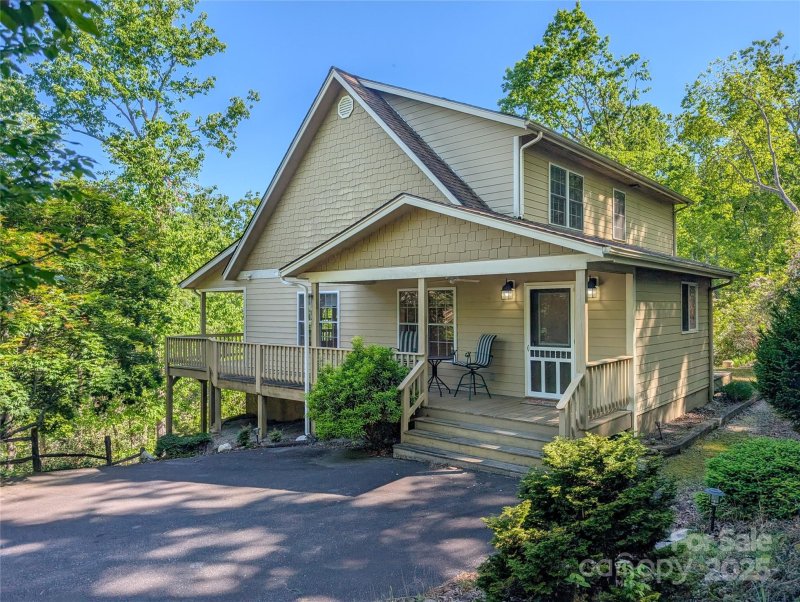 Property image 2 of 355 Rosewood Lane in Loggers Ridge, Burnsville, NC 28714