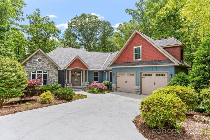 Property image 2 at 311 Carriage Crest Drive, Hendersonville, NC 28791