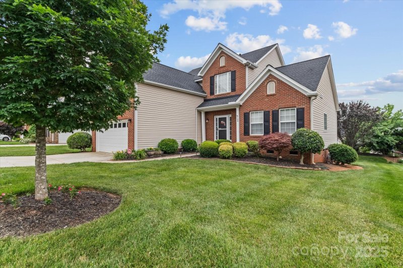 Property image 2 at 108 Planters Drive, Statesville, NC 28677