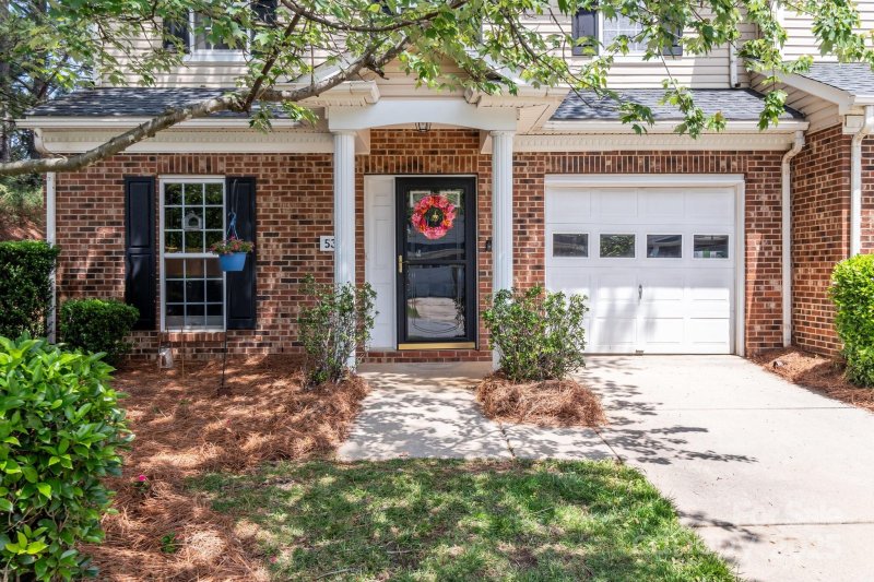 Property image 3 of 5305 Waverly Lynn Lane in Prosperity, Charlotte, NC 28269