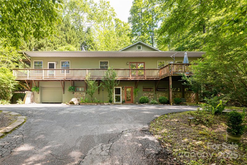 Property image 5 of 75 Cougar Lane in Rixhaven, Saluda, NC 28773