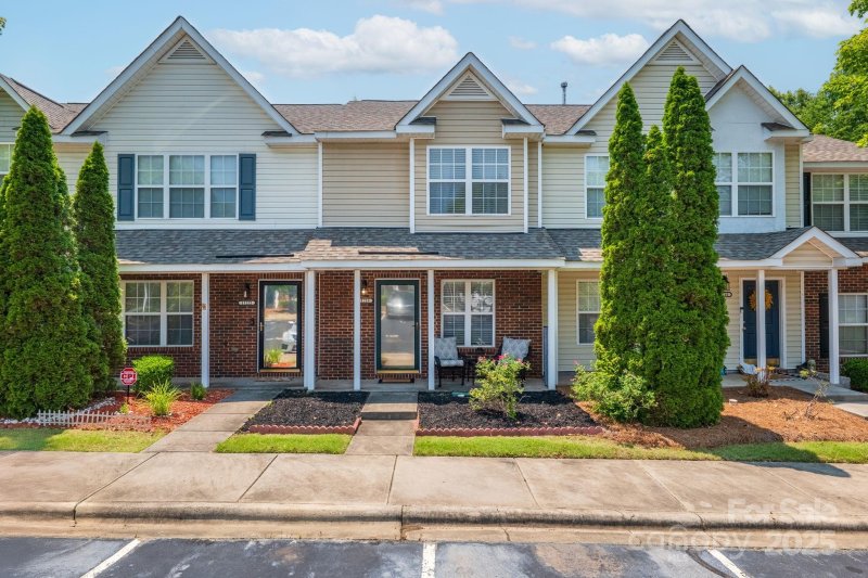 Property image 2 at 11218 Grass Field Road, Charlotte, NC 28213