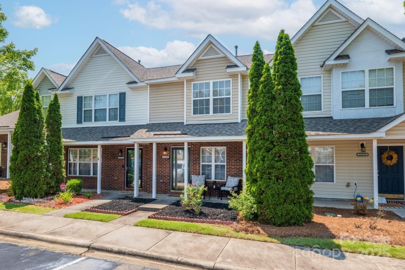 Property image 3 at 11218 Grass Field Road, Charlotte, NC 28213