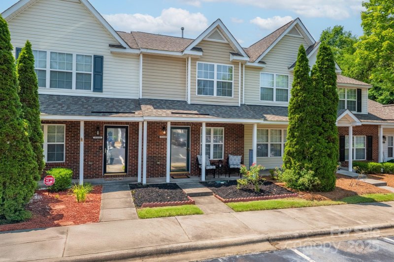 Property image 4 at 11218 Grass Field Road, Charlotte, NC 28213