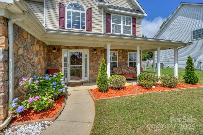 Property image 4 of 166 Glenn Allen Road in Curtis Pond, Mooresville, NC 28115