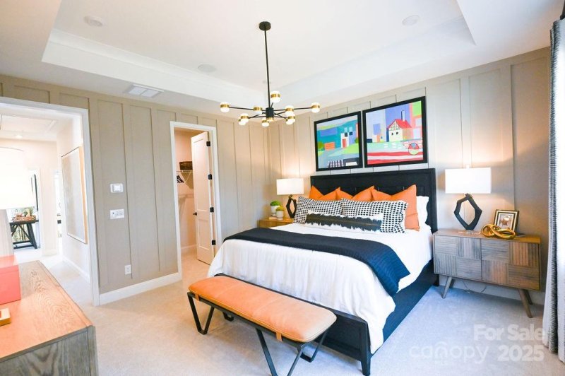 Property image 2 at 913 Archway Lane, Charlotte, NC 28217