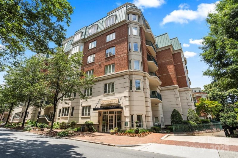 Property image 2 at 401 N Church Street, Charlotte, NC 28202