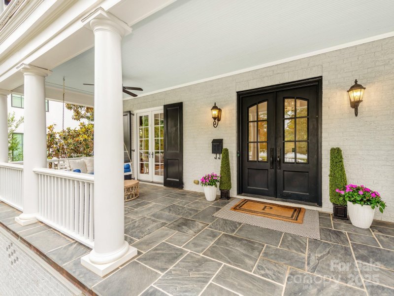 Property image 3 at 1600 Princeton Avenue, Charlotte, NC 28209