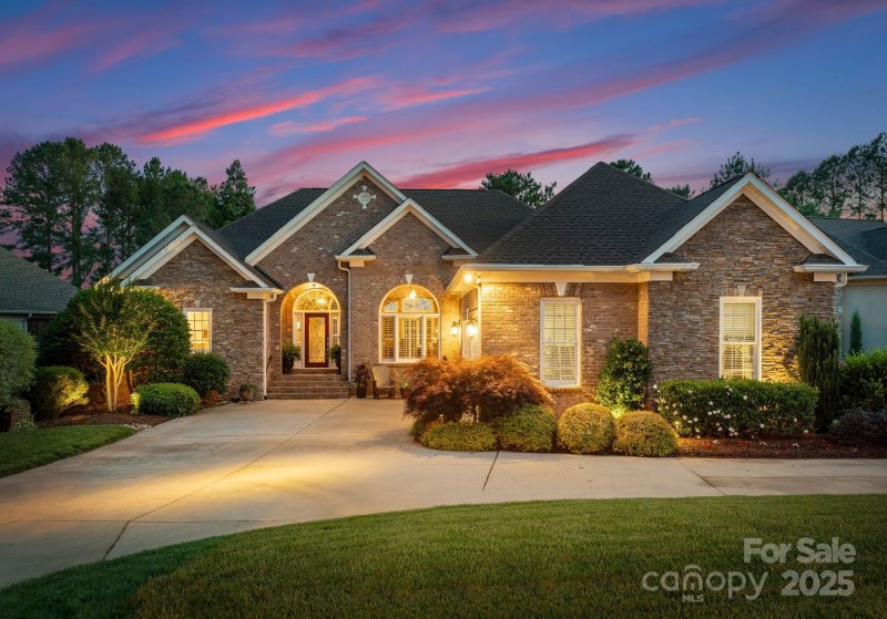 Property image 2 at 7412 Sahalee Drive, Denver, NC 28037