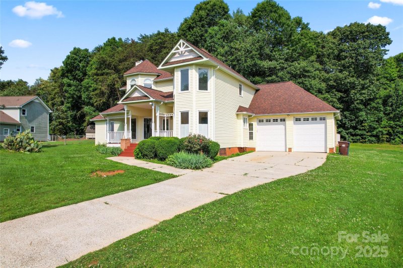 Property image 4 of 4499 Briarcreek Road in Quail Creek, Maiden, NC 28650