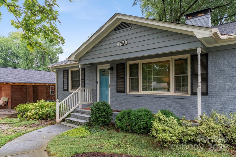 Property image 2 of 1740 Lansdale Drive in Windsor Park, Charlotte, NC 28205