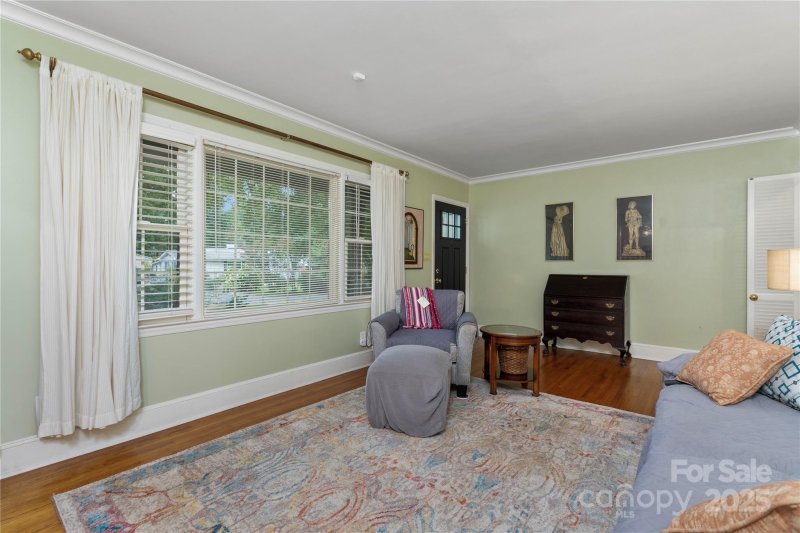Property image 4 of 1740 Lansdale Drive in Windsor Park, Charlotte, NC 28205