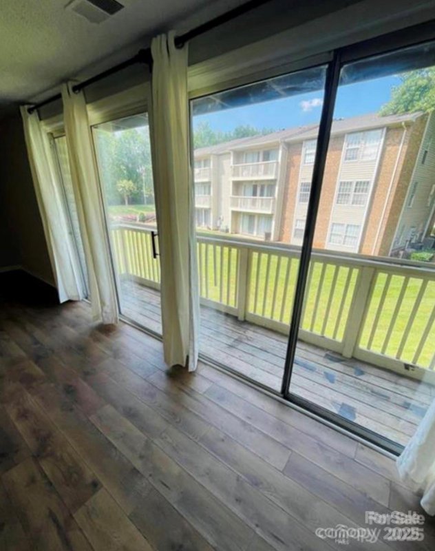 Property image 2 of 1624 Arlyn Circle in Colville Ii, Charlotte, NC 28213