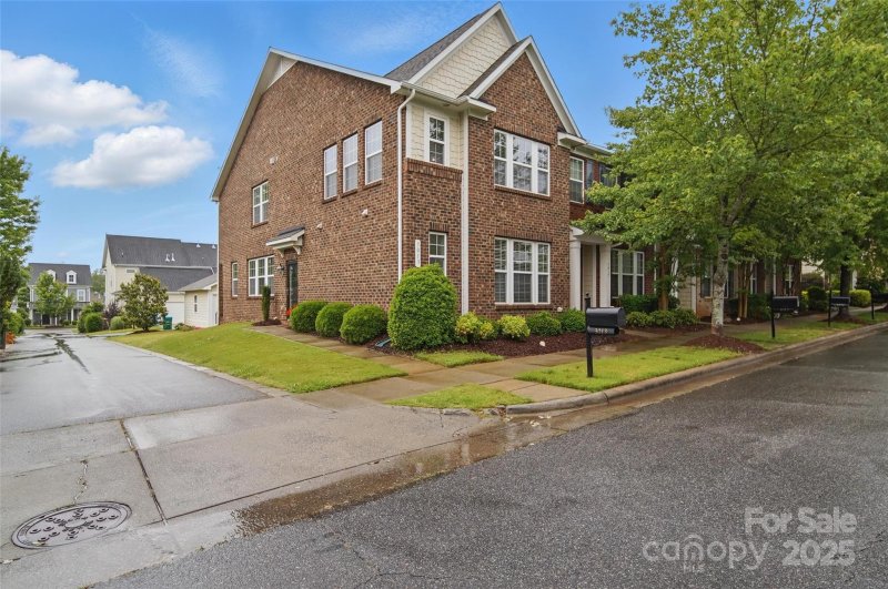 3013 Coventry Commons Drive