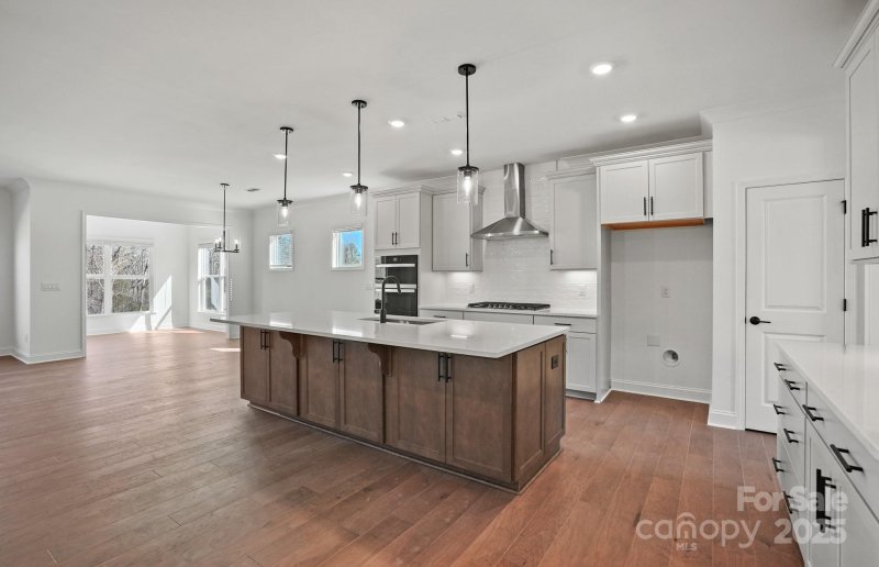 Property image 2 of 1048 Waxhaw Crossing Drive in Forest Creek, Waxhaw, NC 28173